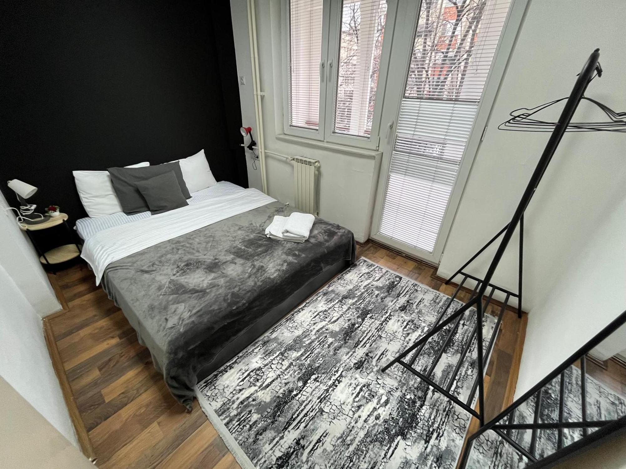 Central M - 5 Apartments Скопье Экстерьер фото