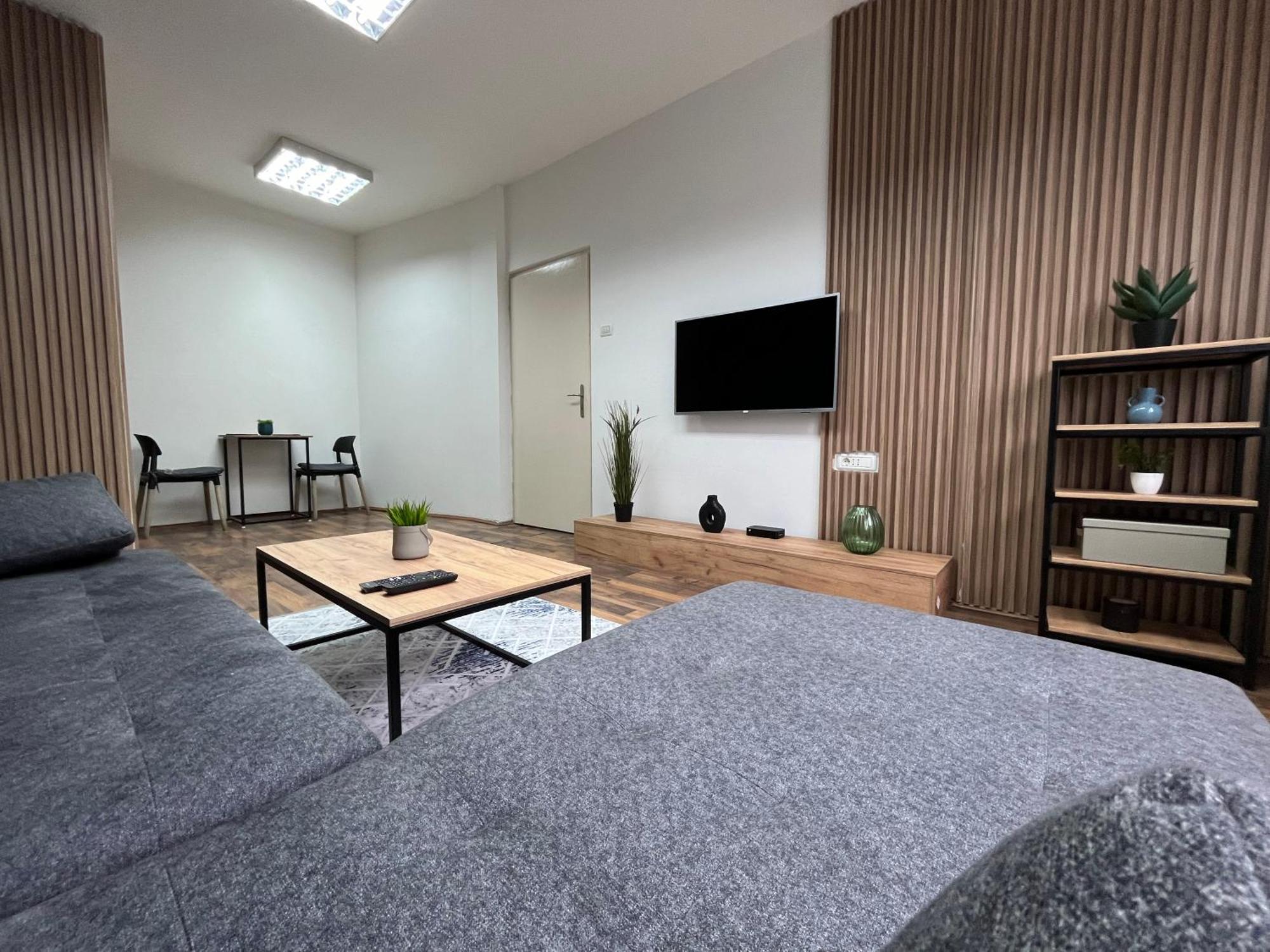 Central M - 5 Apartments Скопье Экстерьер фото