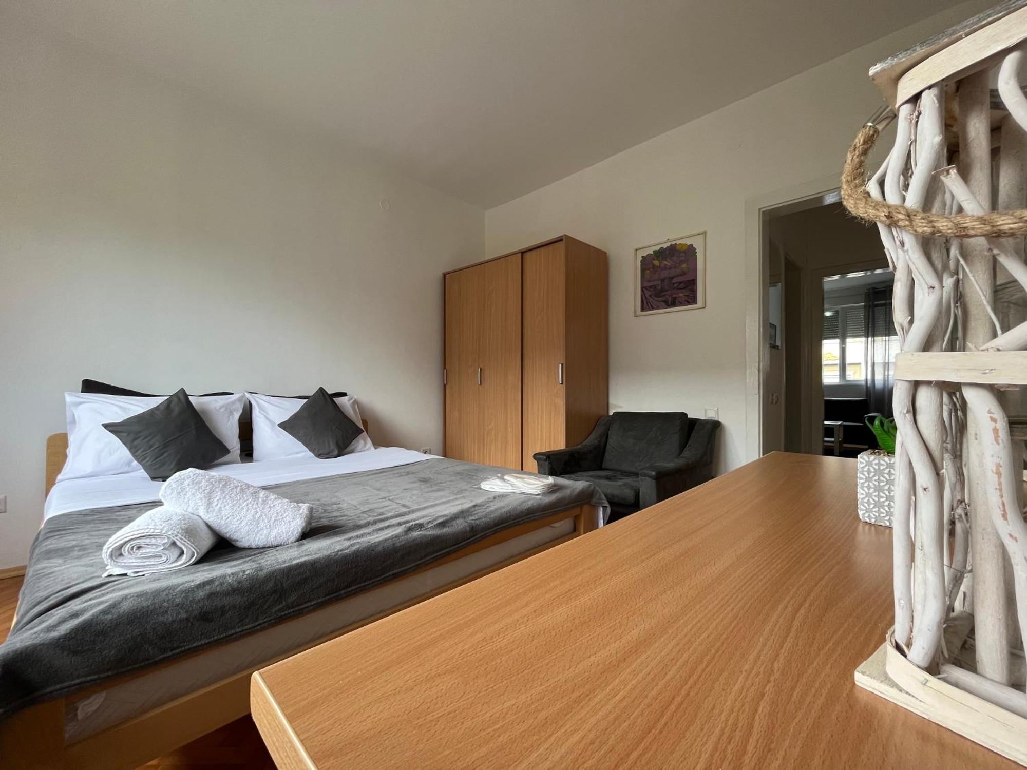 Central M - 5 Apartments Скопье Экстерьер фото