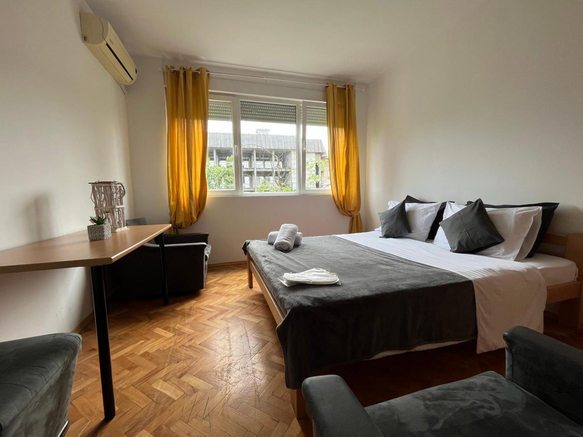 Central M - 5 Apartments Скопье Экстерьер фото