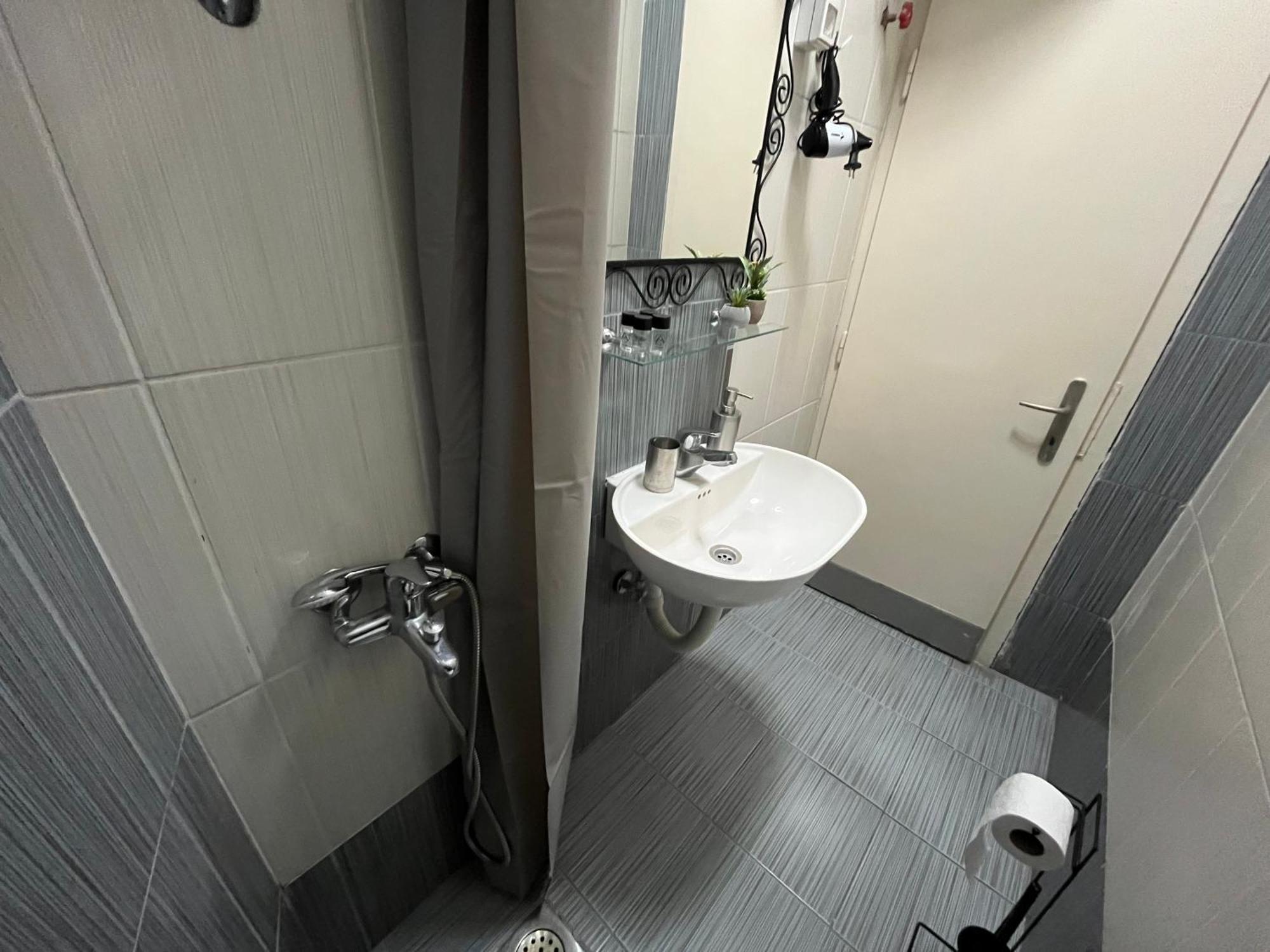 Central M - 5 Apartments Скопье Номер фото